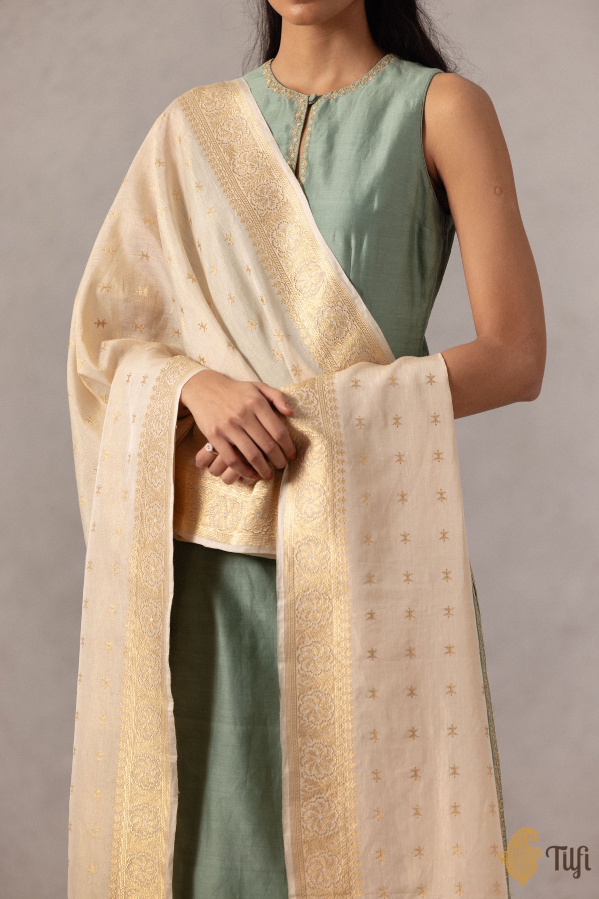 Pre-Order: Off-White Pure Cotton Tissue Banarasi Handloom Dupatta