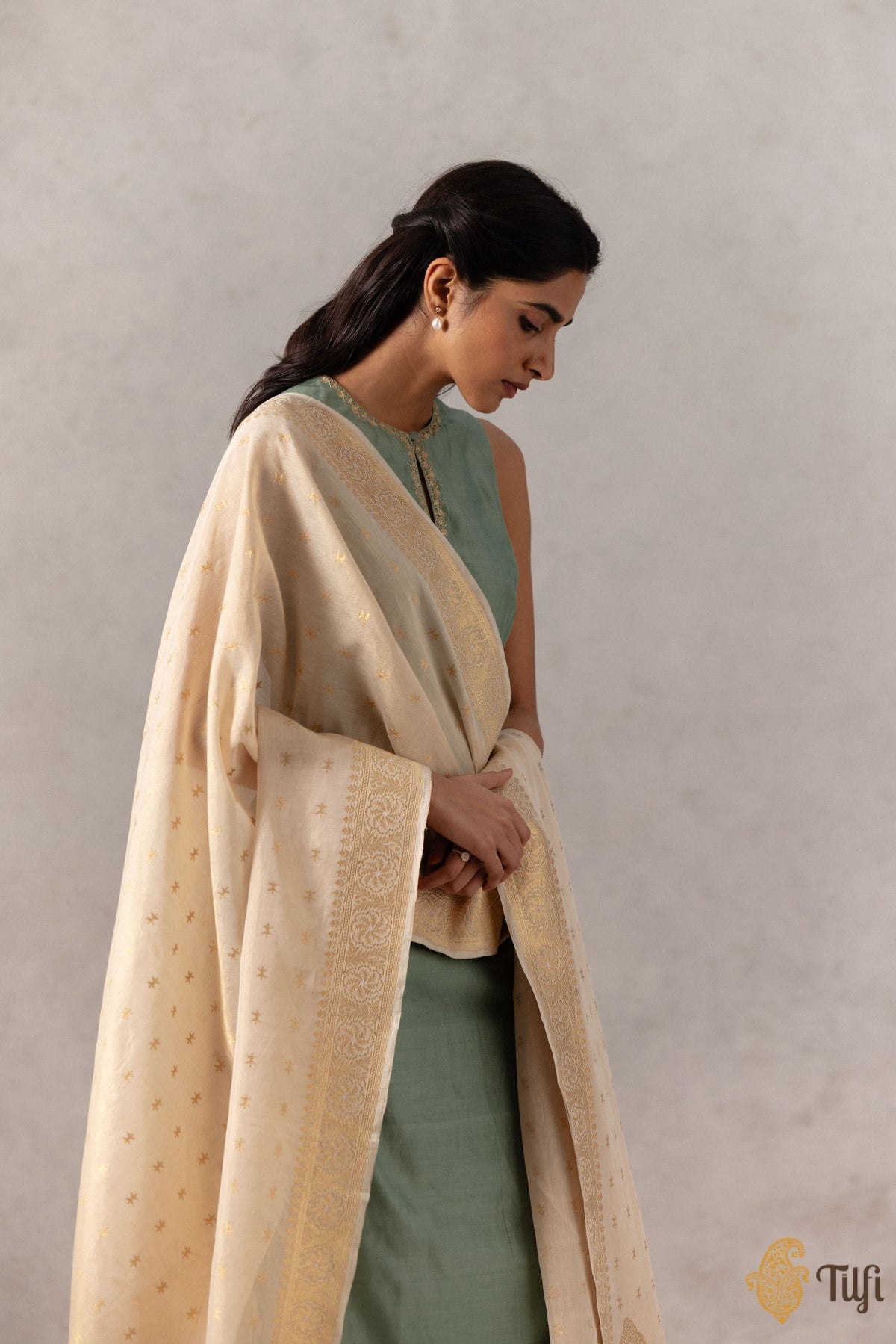 Pre-Order: Off-White Pure Cotton Tissue Banarasi Handloom Dupatta