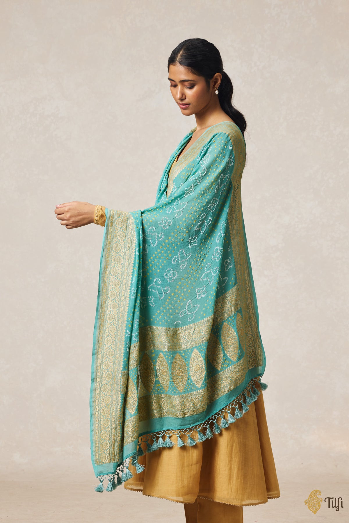 Turquoise Pure Georgette Banarasi Handloom Bandhani Dupatta