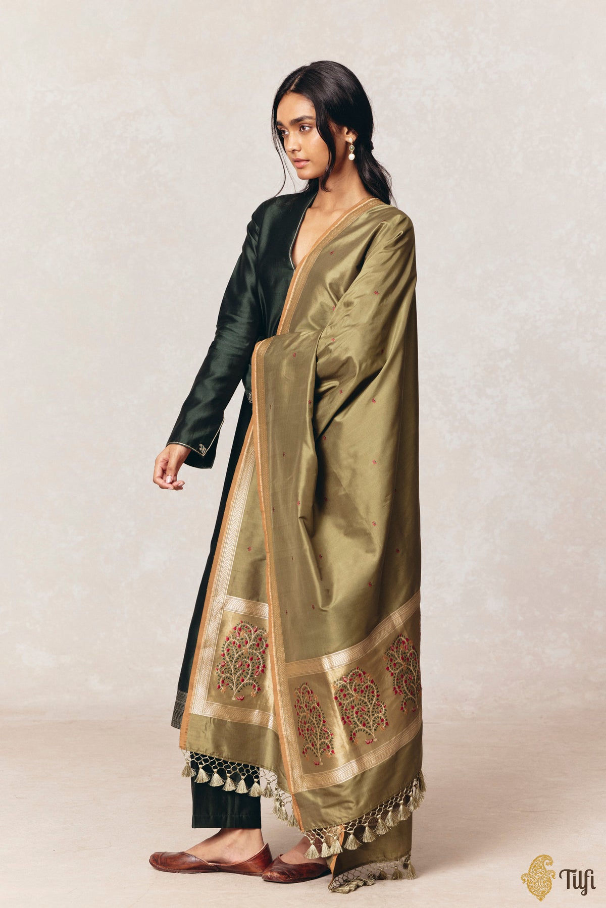 'Anar Lata' Green Pure Katan Silk Banarasi Handloom Dupatta