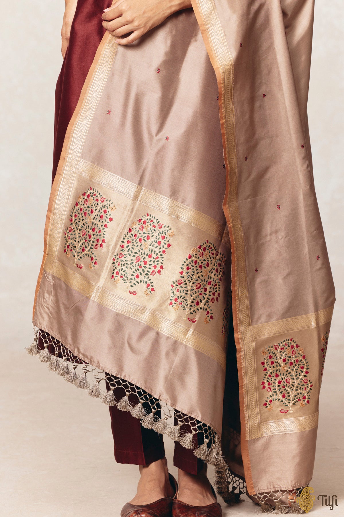 'Anar Lata' Taupe Pure Katan Silk Banarasi Handloom Dupatta