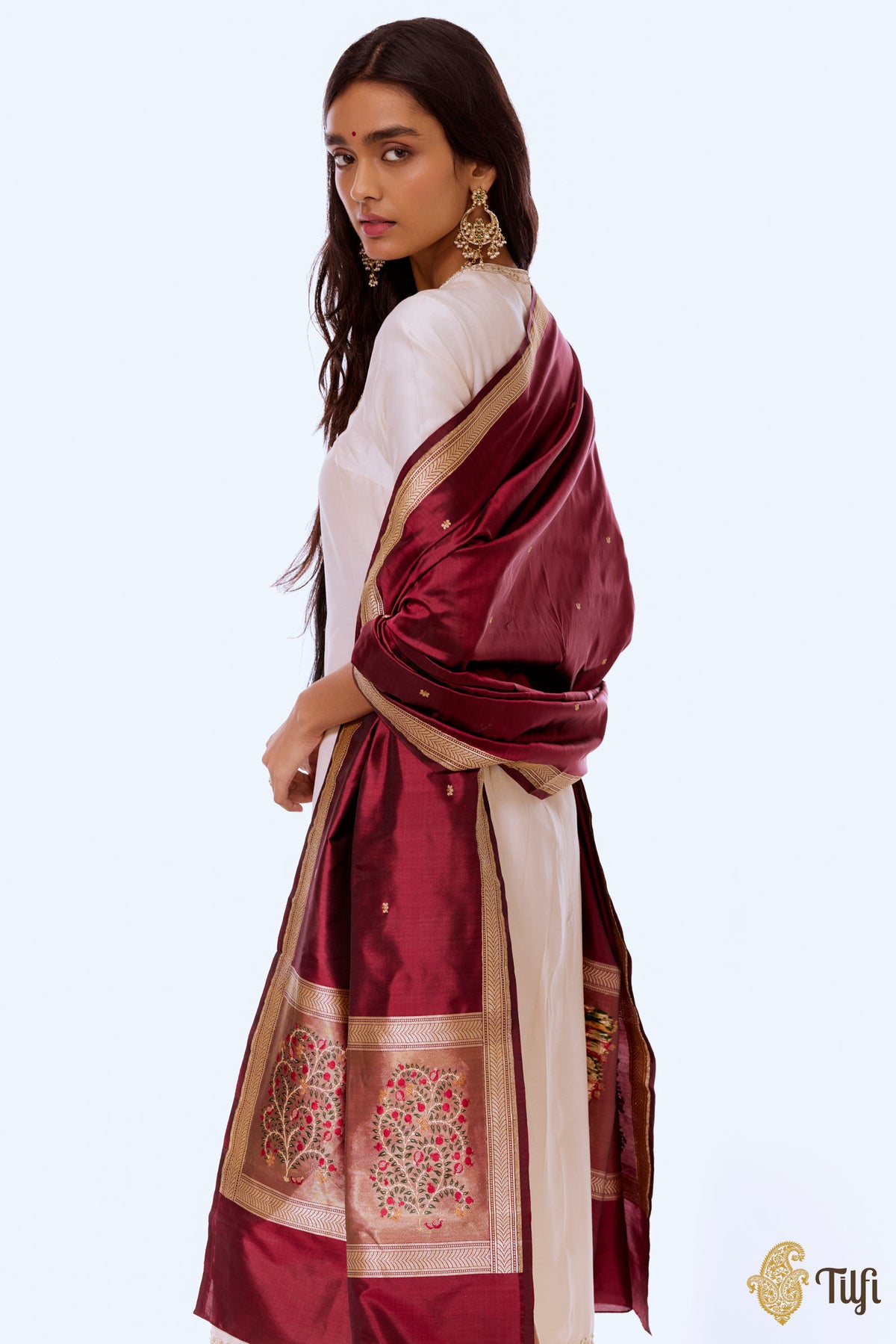 &#39;Anar Lata&#39; Deep Maroon Pure Katan Silk Banarasi Handloom Dupatta