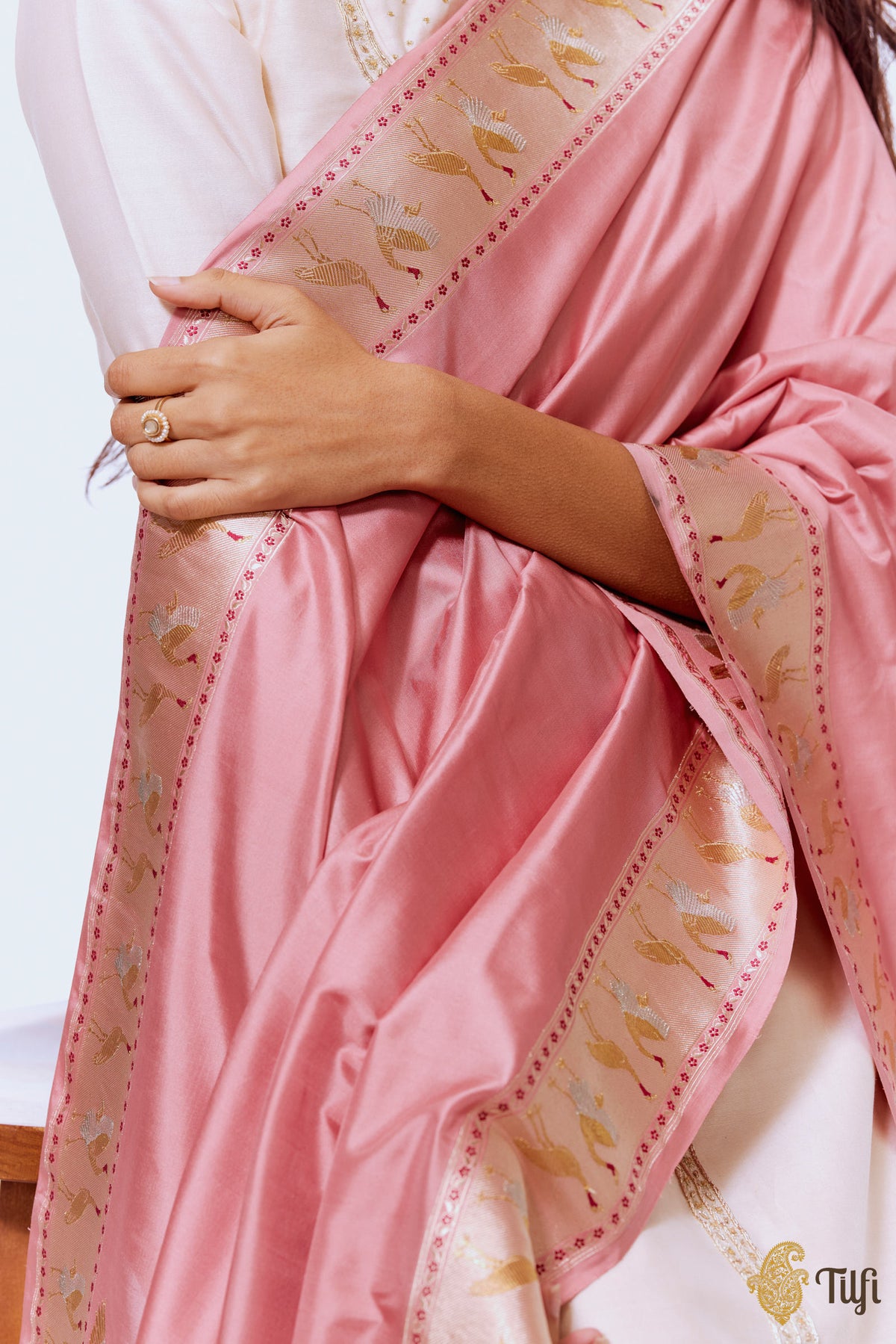 &#39;Hamsa Vilasa&#39; Pink Pure Katan Silk Banarasi Handloom Dupatta