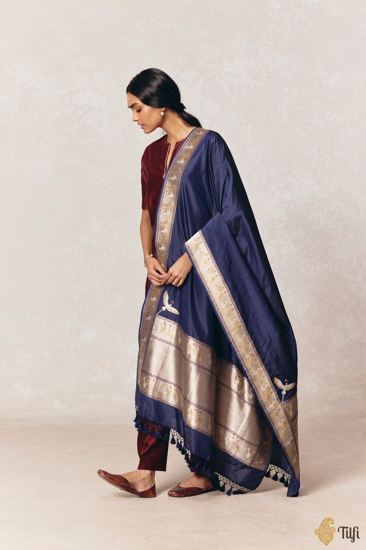 'Hamsa Vilasa' Navy Blue Pure Katan Silk Banarasi Handloom Dupatta