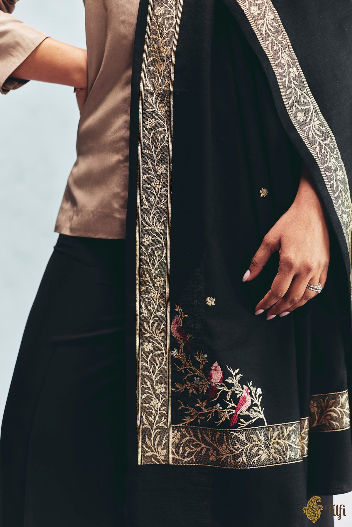 'Willow' Black Silk-Pashmina Wool Banarasi Handloom Shawl