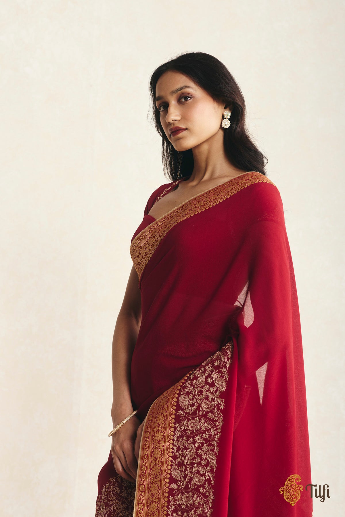Red Pure Handwoven Georgette Hand-Embroidered Saree