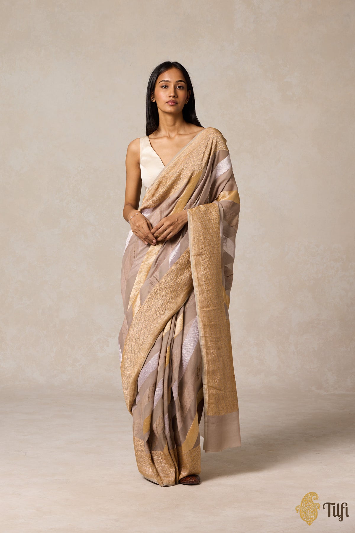 &#39;Juhi&#39; Beige-Grey Pure Georgette Banarasi Handloom Saree