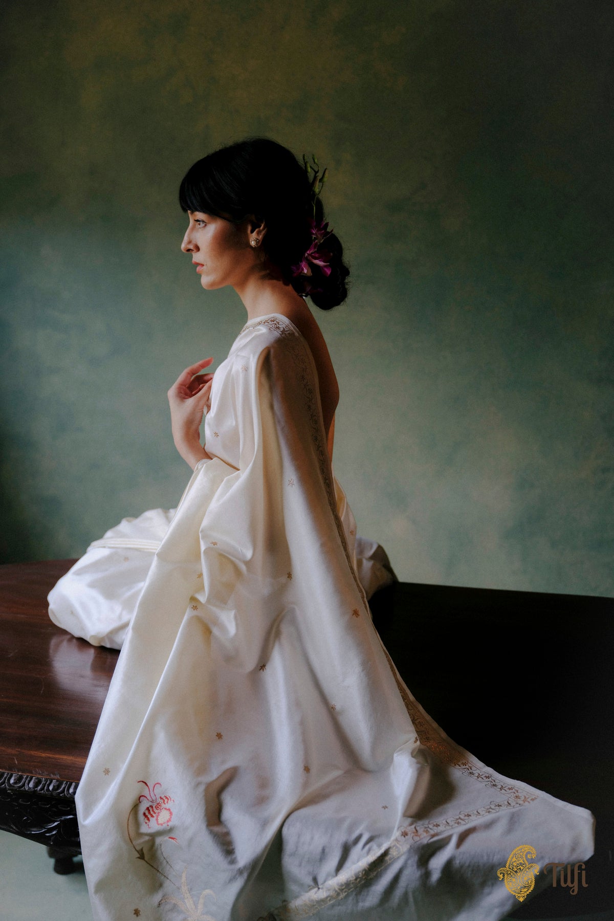 'Eria' Off-White Pure Katan Silk Banarasi Handloom Saree