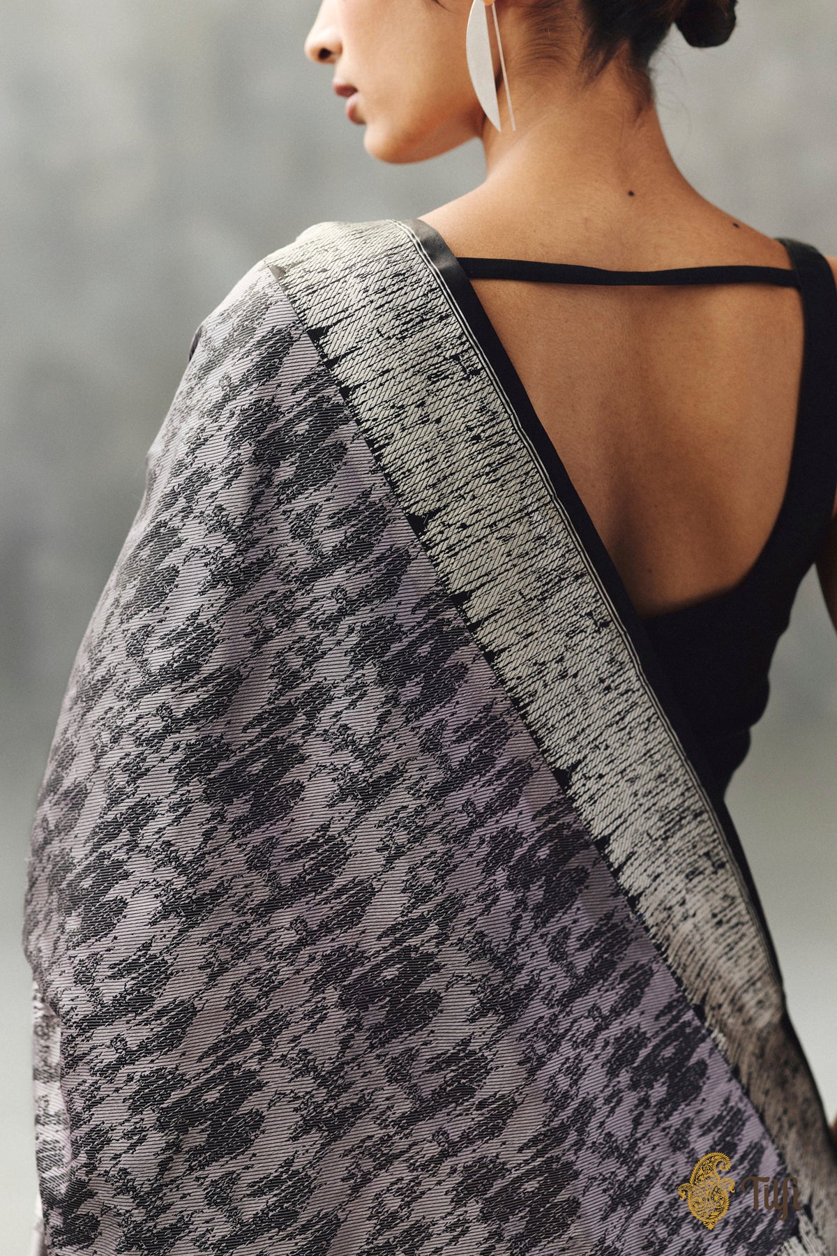 'Kumudini' Pastel Mauve-Black Pure Katan Silk Banarasi Handloom Saree