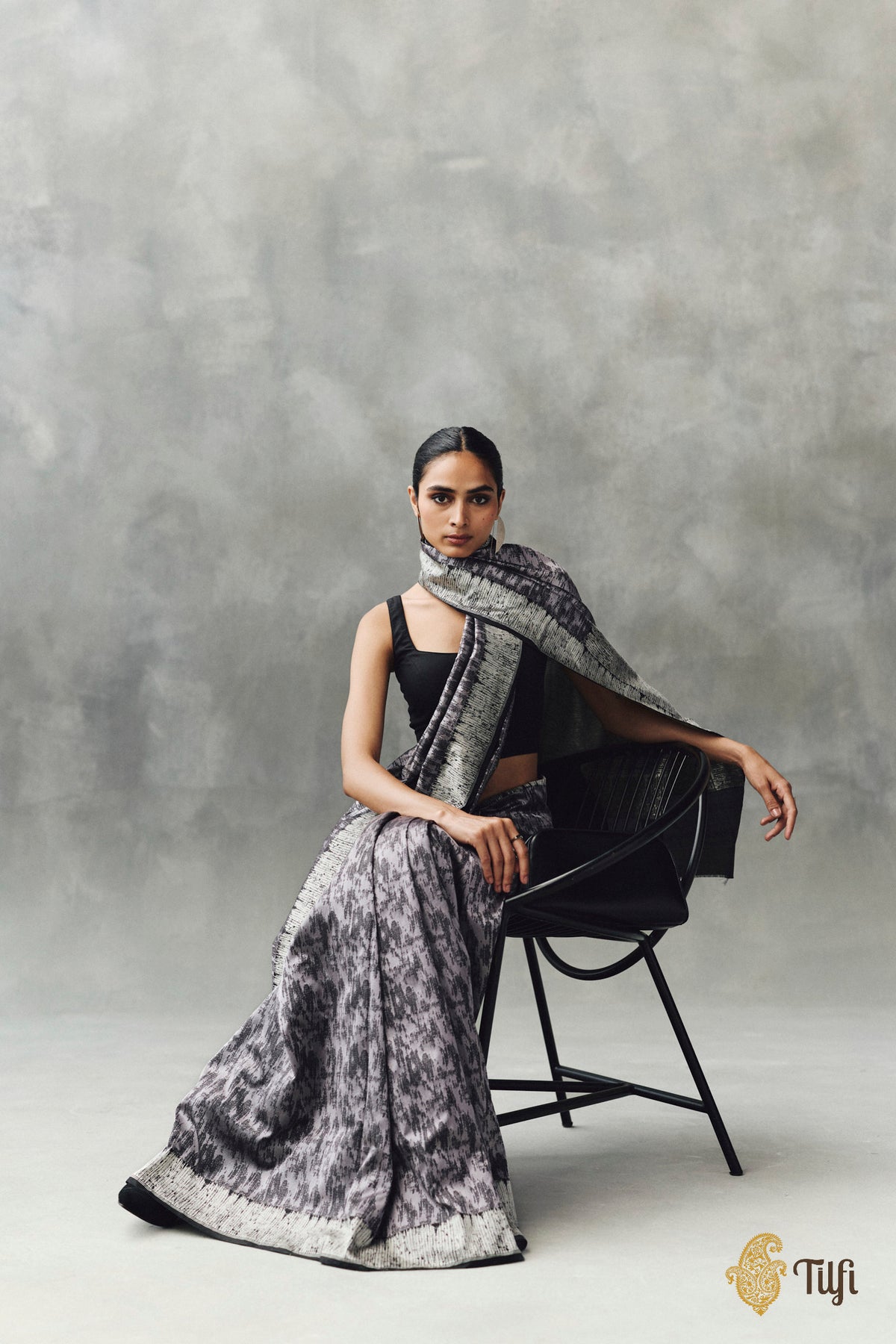 'Kumudini' Pastel Mauve-Black Pure Katan Silk Banarasi Handloom Saree