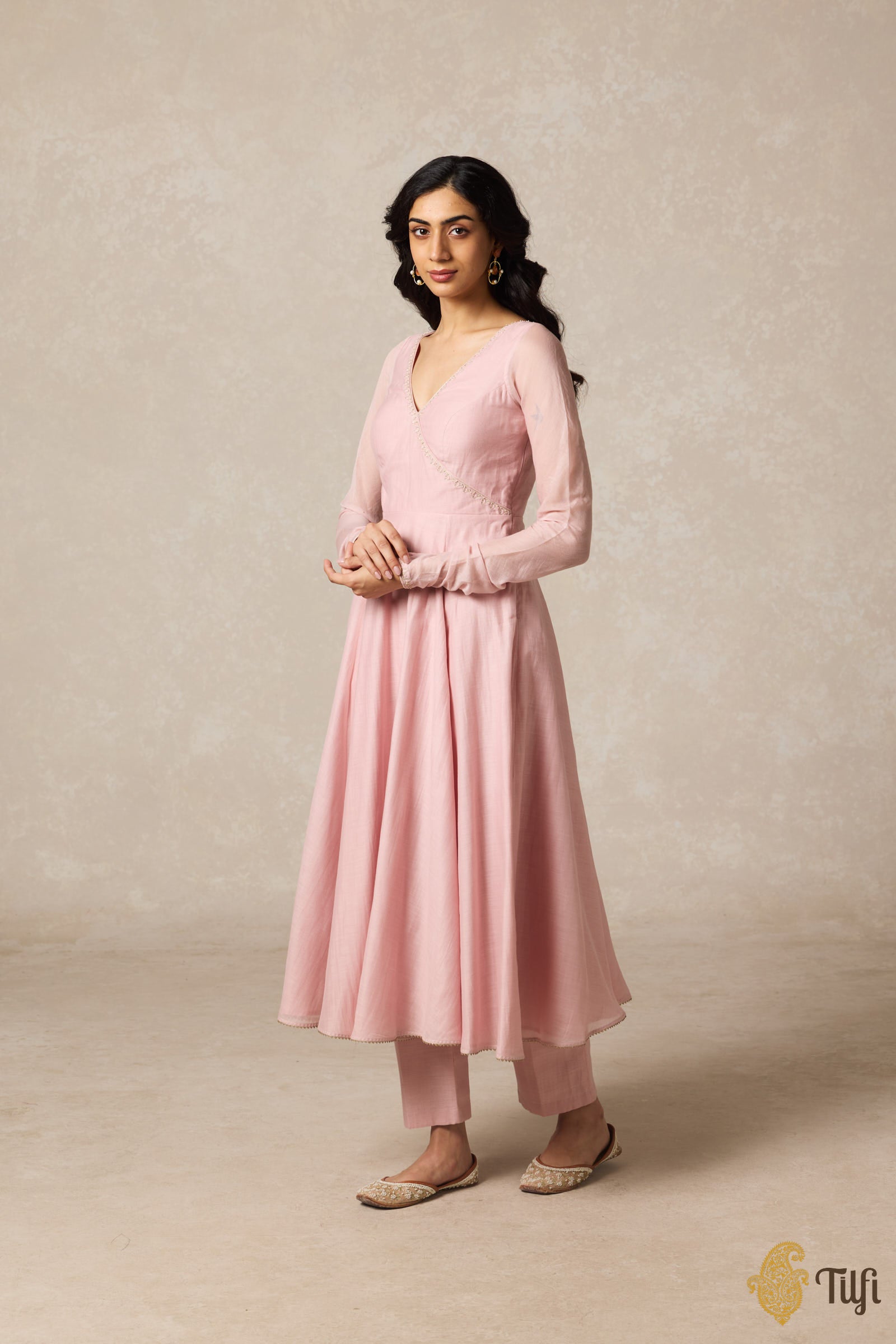 Light Pink Pure Chanderi Embroidered Anarkali Suit Set Light Pink Pure Chanderi Embroidered Anarkali Suit Set