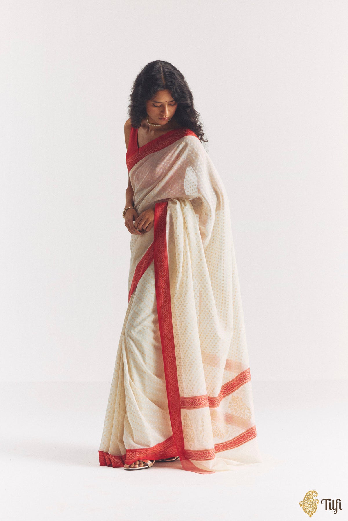 'Maitreyi' White-Red Pure Cotton Real Zari Banarasi Handloom Saree
