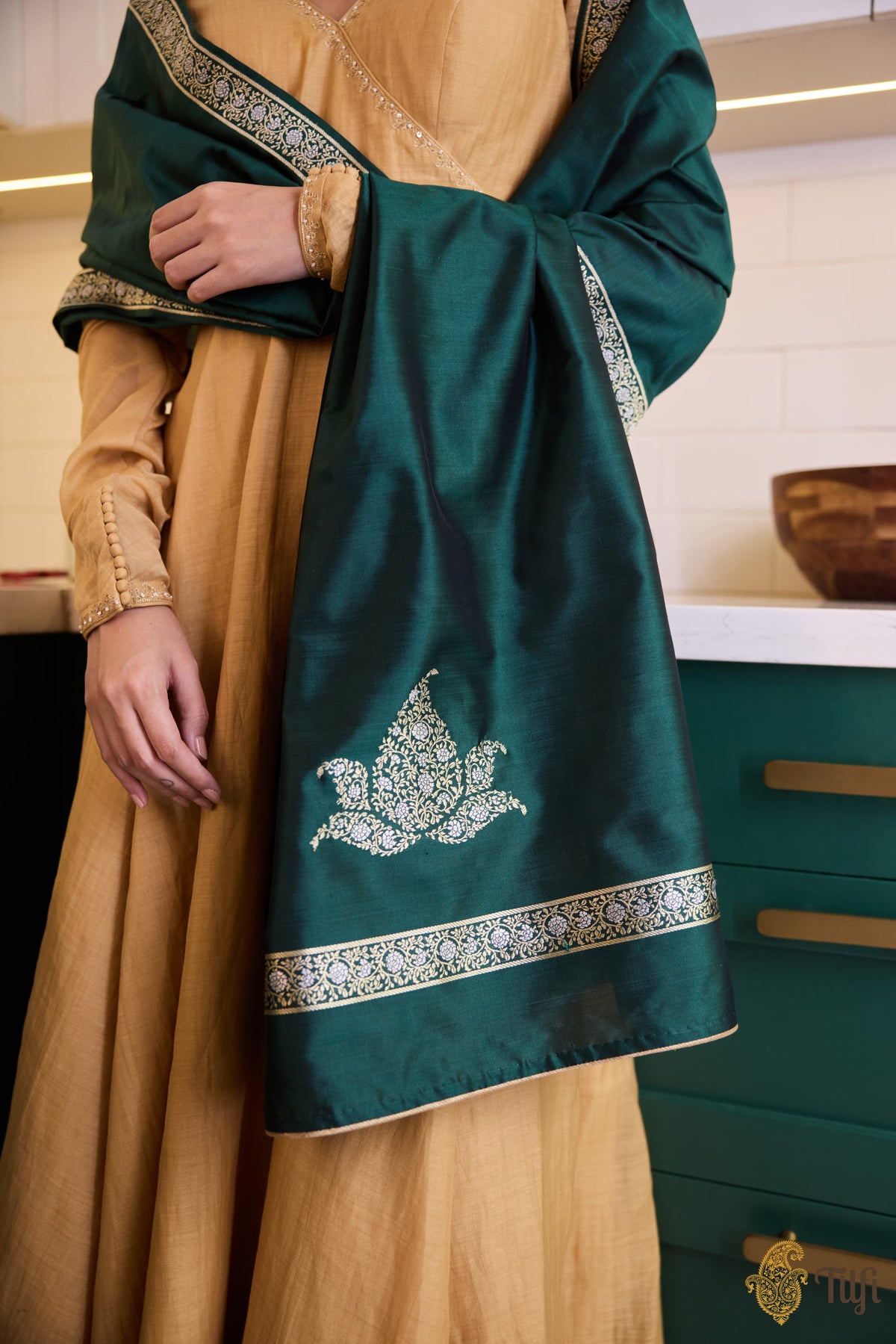 Bottle Green Pure Katan Silk Banarasi Handloom Stole