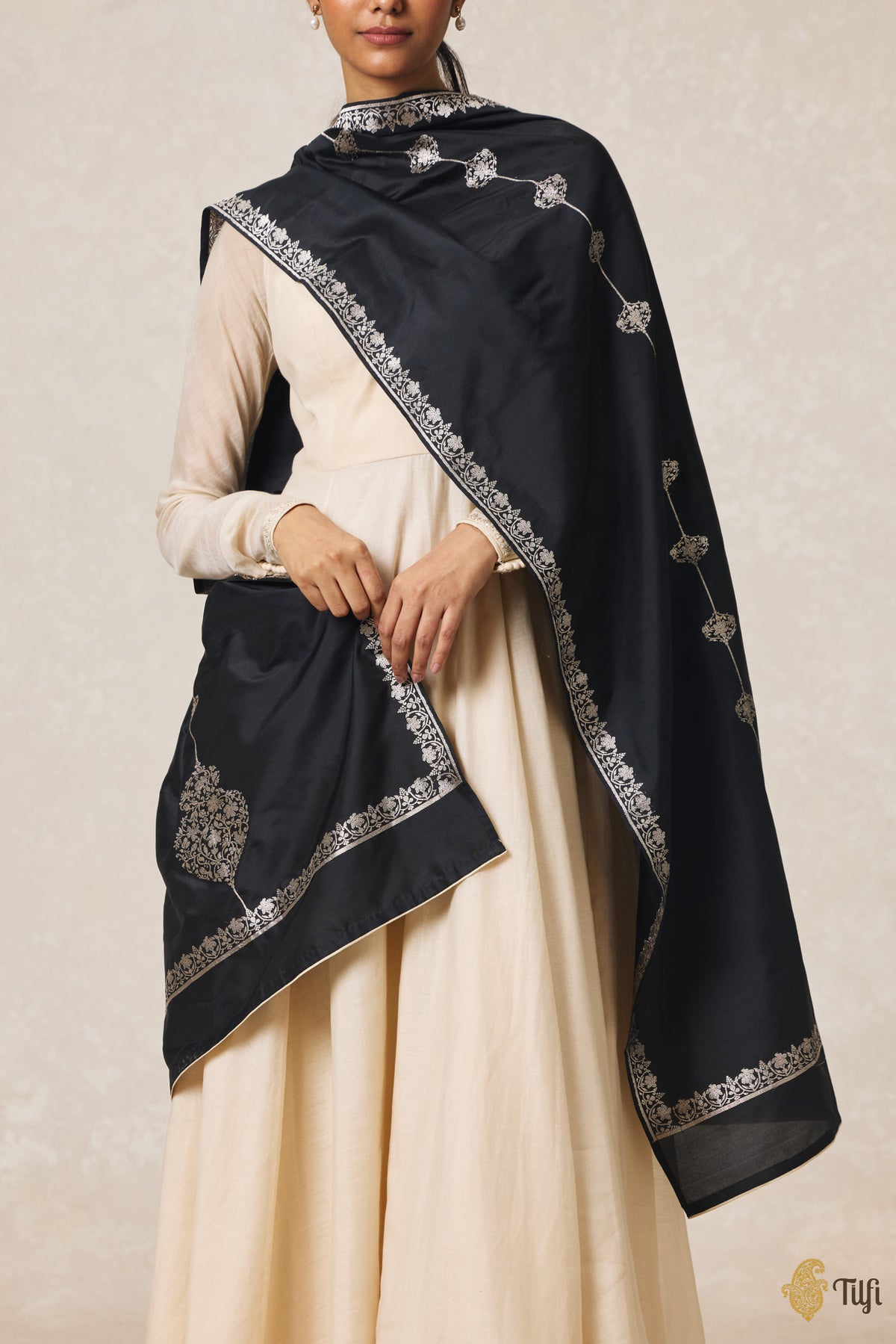 Pre-Order: Black Pure Katan Silk Banarasi Handloom Stole