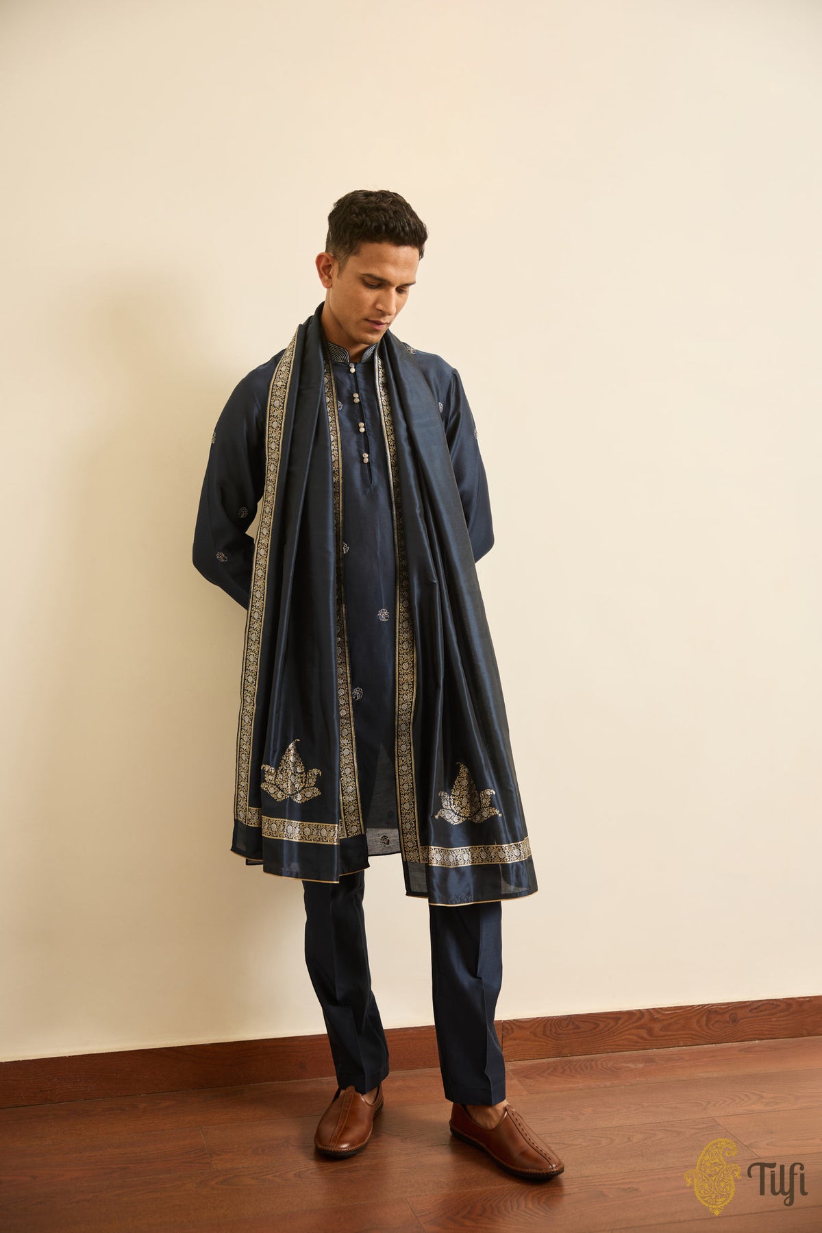 Navy Blue Pure Katan Silk Banarasi Handloom Stole