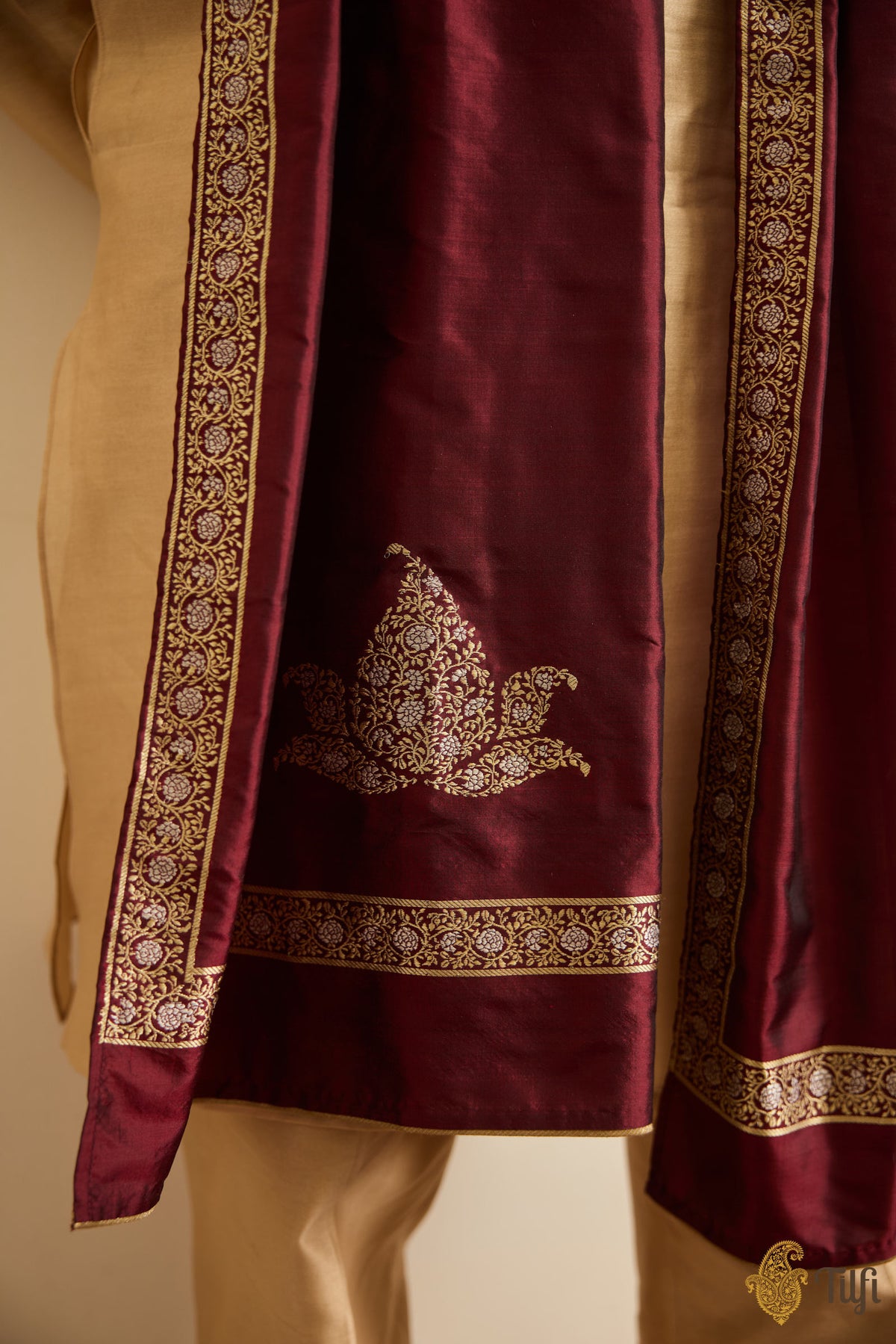 Maroon Pure Katan Silk Banarasi Handloom Stole