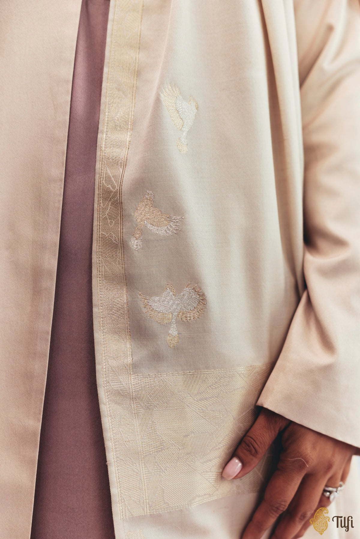 'Celine' Off White Silk-Pashmina Wool Banarasi Handloom Stole