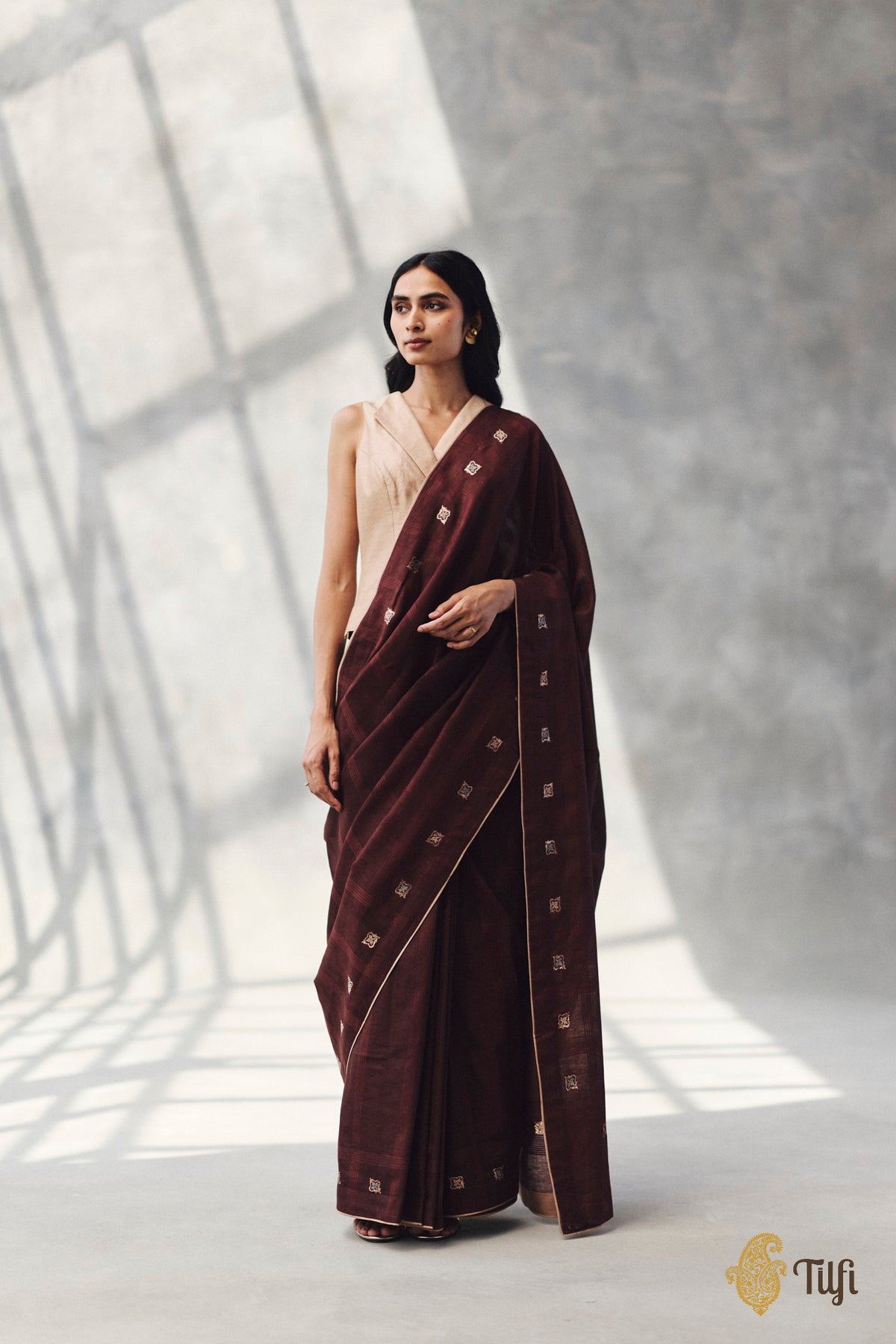 'Arpita' Dark Brown Pure Cotton Linen Banarasi Handloom Saree