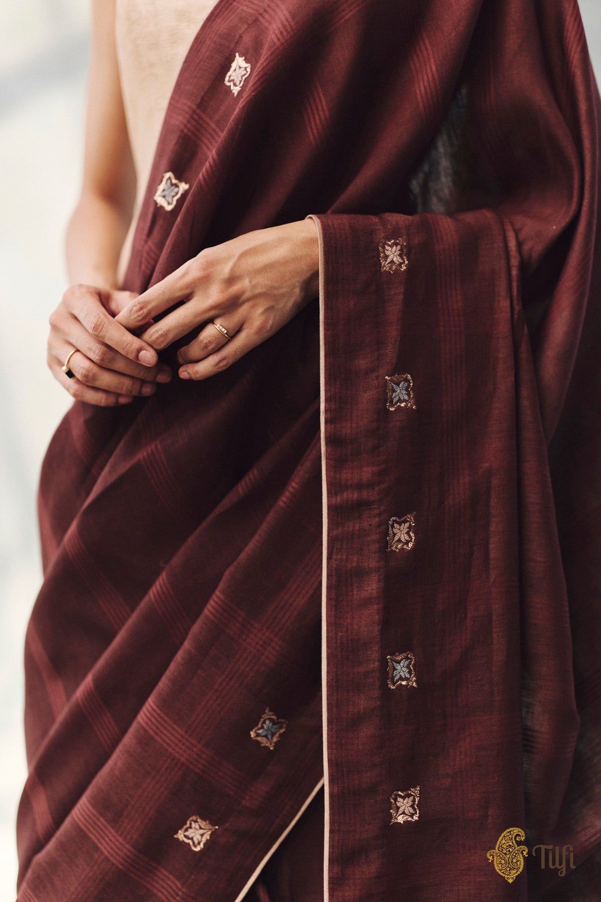 'Arpita' Dark Brown Pure Cotton Linen Banarasi Handloom Saree