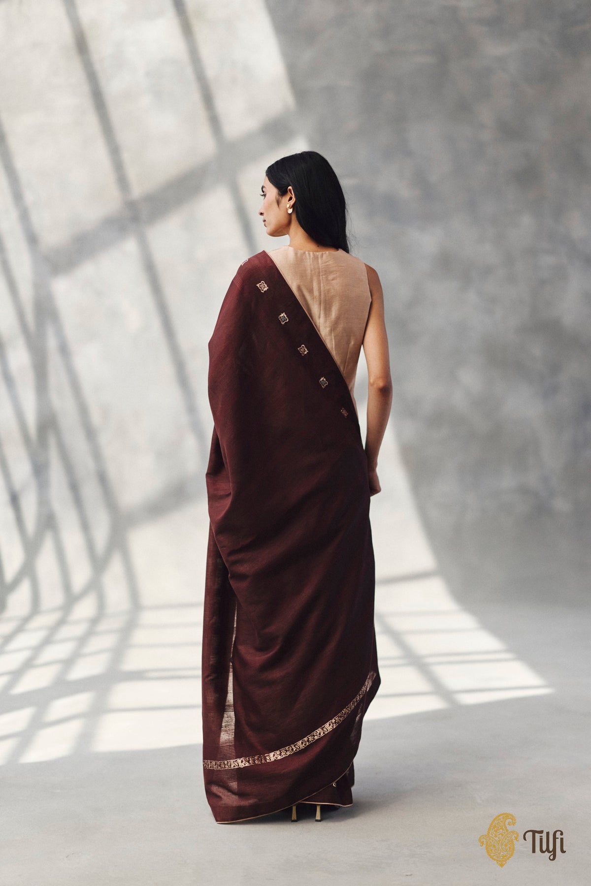 'Arpita' Dark Brown Pure Cotton Linen Banarasi Handloom Saree