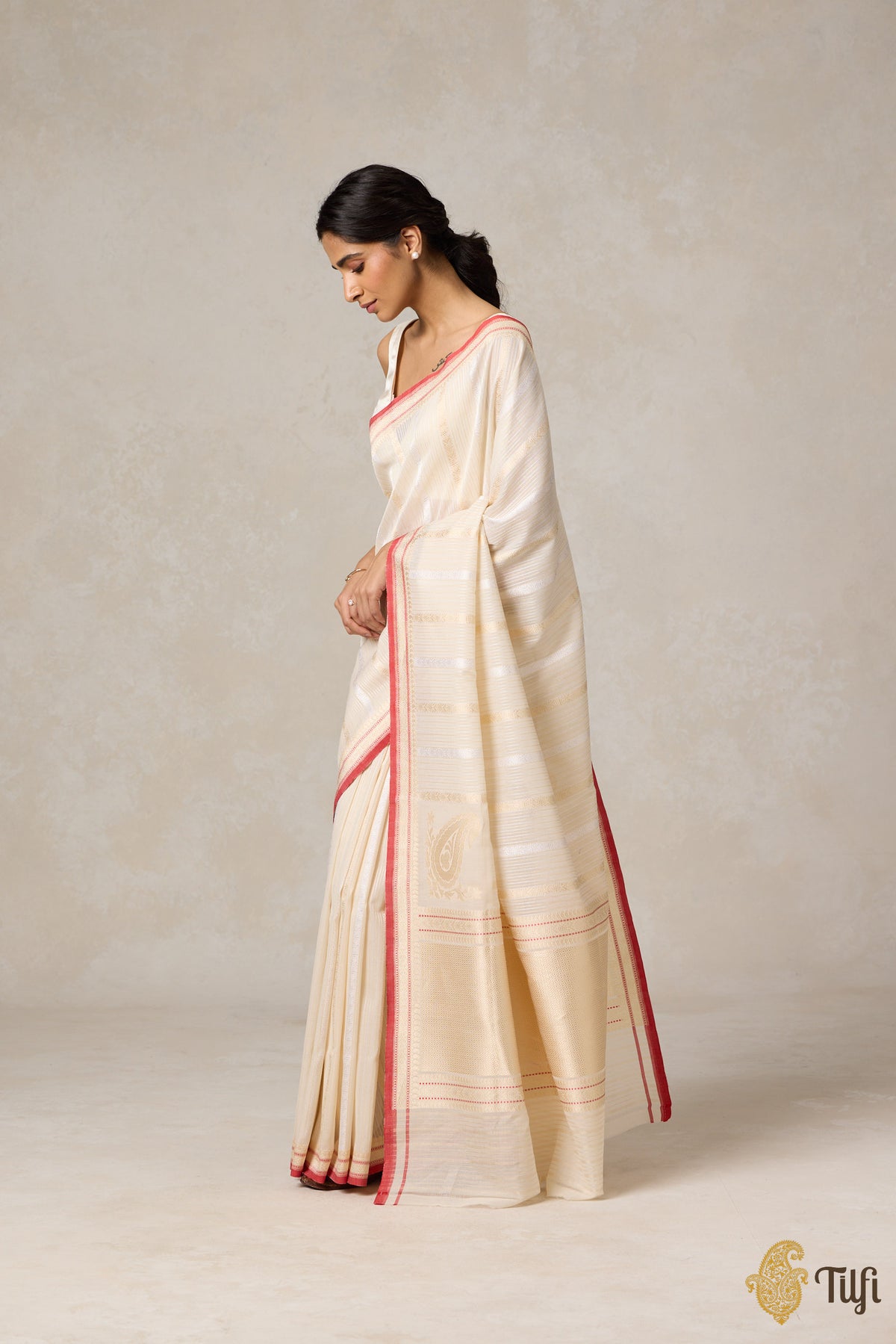 Off-White Pure Cotton Banarasi Kadhua Handloom Saree