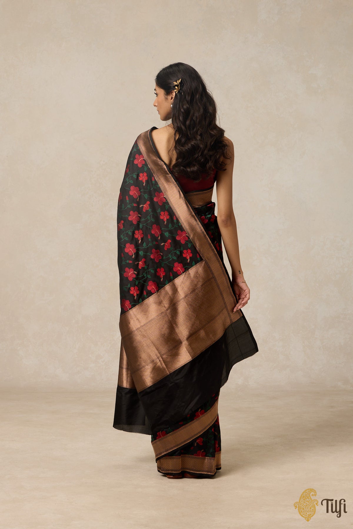 &#39;Hibiscus&#39; Black Pure Katan Silk Banarasi Handloom Saree