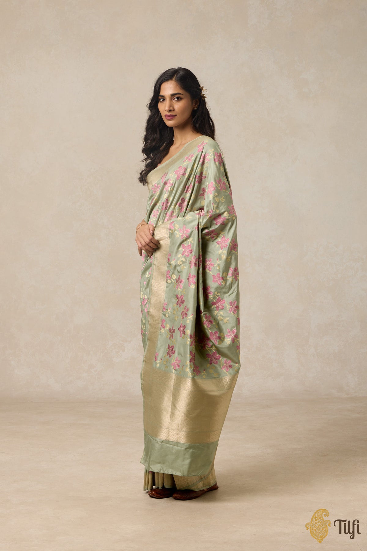 &#39;Kachnar&#39; Pastel Sage Pure Katan Silk Banarasi Handloom Saree