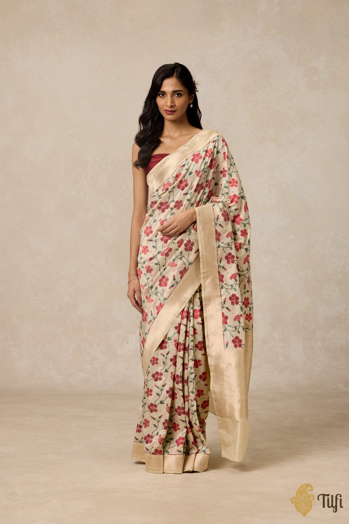 &#39;Hibiscus&#39; Off White Pure Katan Silk Banarasi Handloom Saree