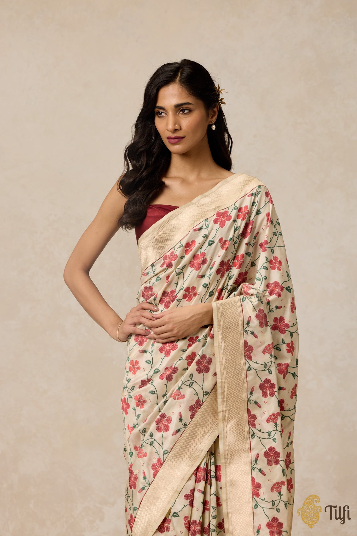 &#39;Hibiscus&#39; Off White Pure Katan Silk Banarasi Handloom Saree