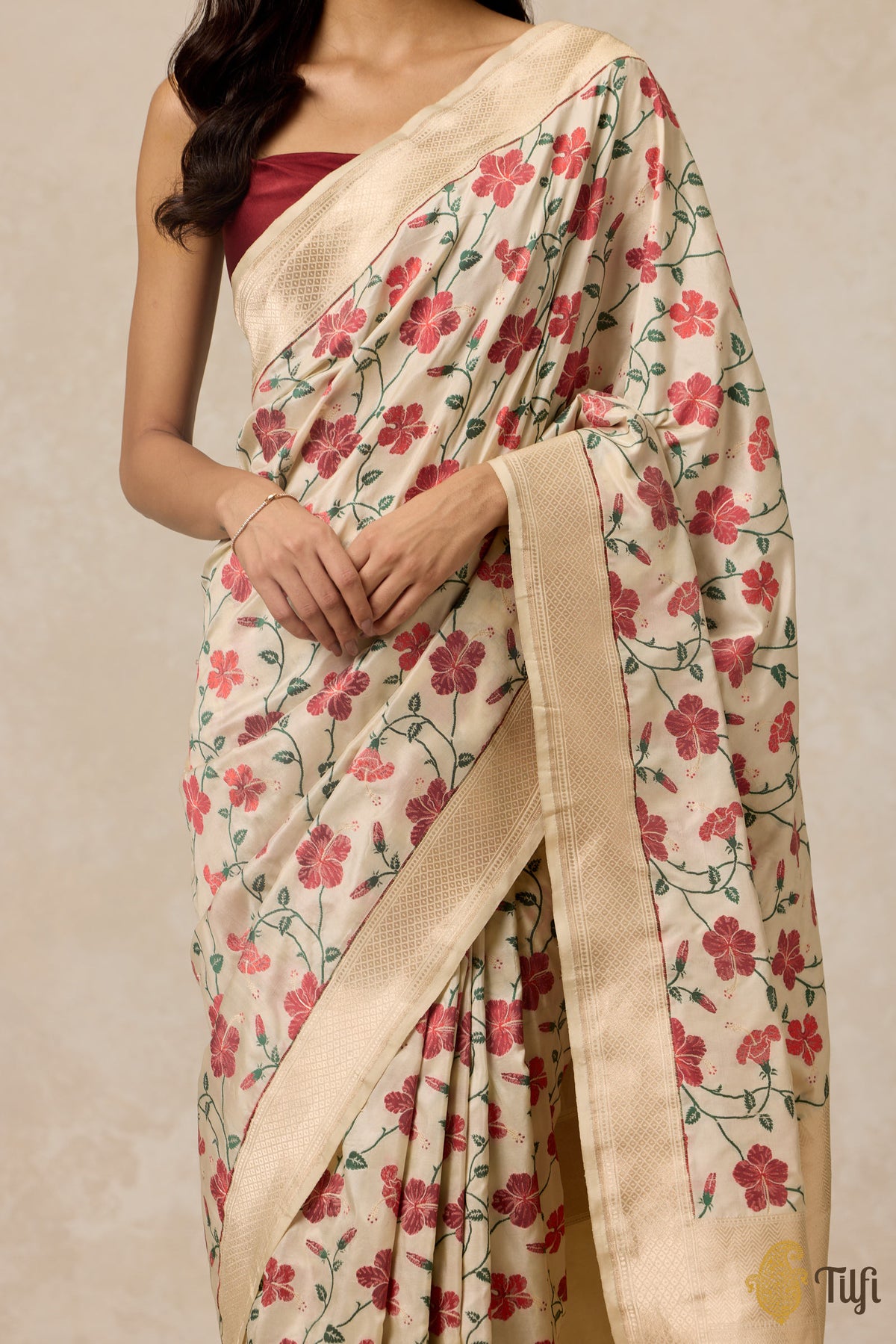 &#39;Hibiscus&#39; Off White Pure Katan Silk Banarasi Handloom Saree