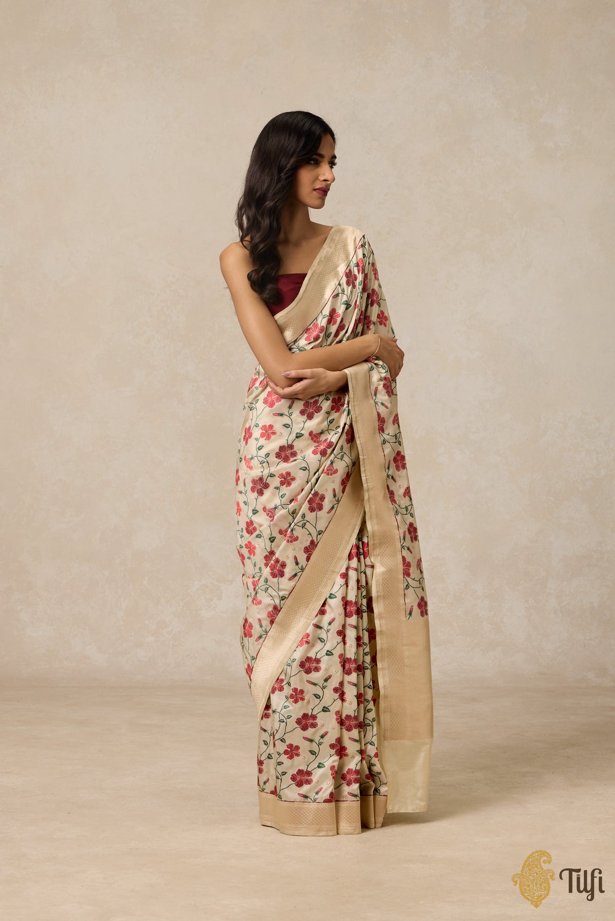 &#39;Hibiscus&#39; Off White Pure Katan Silk Banarasi Handloom Saree