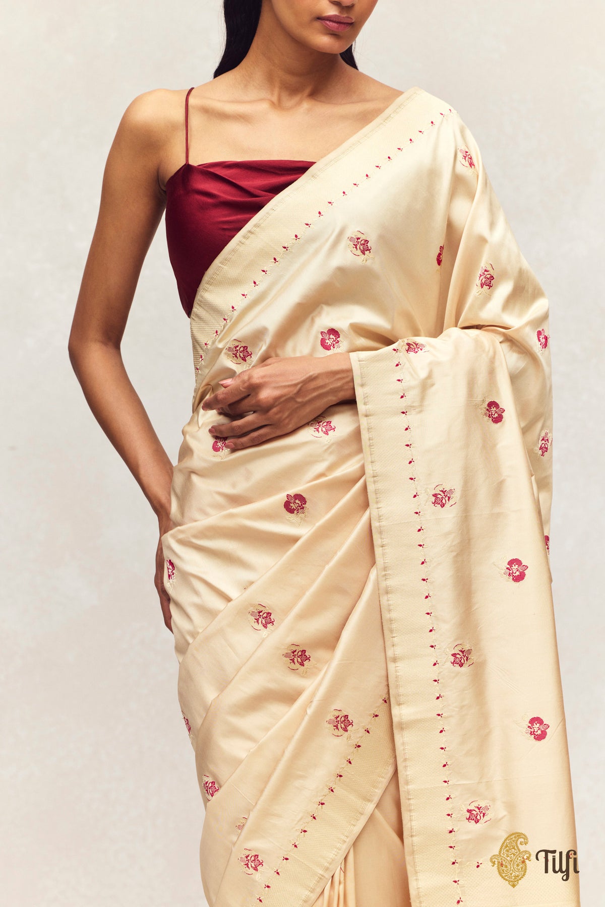 'Laelia' Light Beige Pure Katan Silk Banarasi Handloom Saree