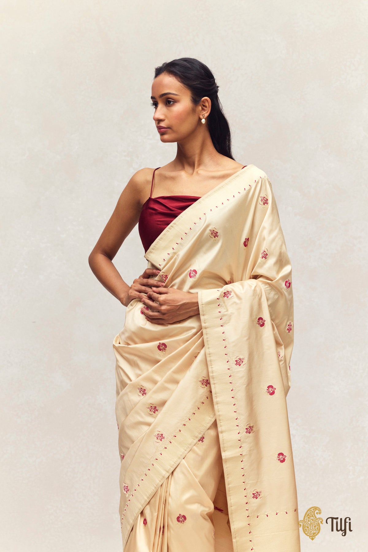 'Laelia' Light Beige Pure Katan Silk Banarasi Handloom Saree