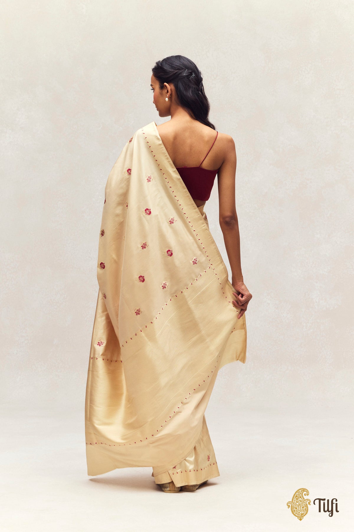 'Laelia' Light Beige Pure Katan Silk Banarasi Handloom Saree