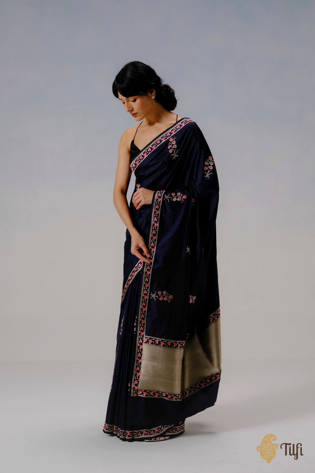 'Vanda' Navy Blue Pure Katan Silk Banarasi Handloom Saree