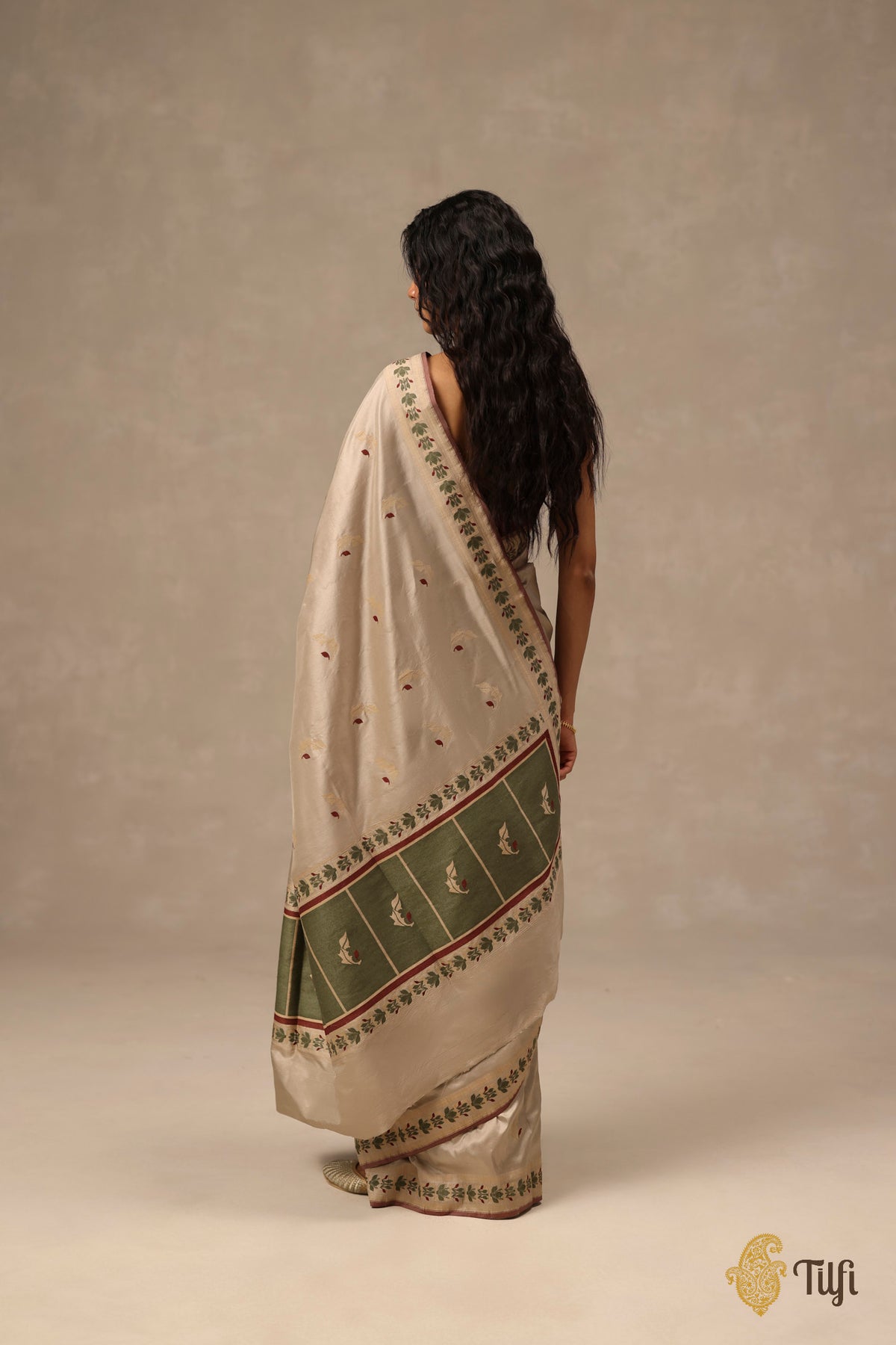 'Flora' Silver Grey Pure Katan Gheecha Silk Banarasi Handloom Saree