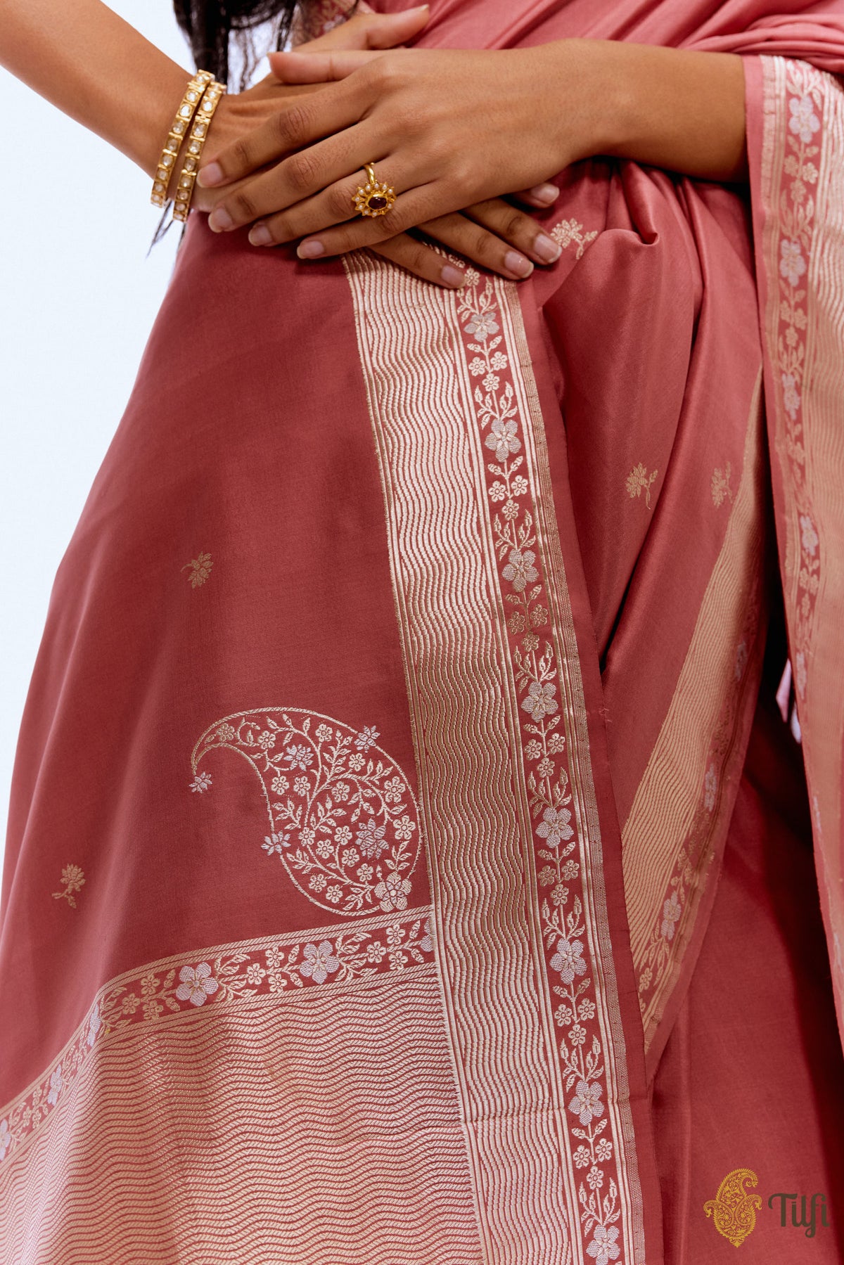 &#39;Komal Abhisar&#39; Old Rose Pink Pure Katan Silk Banarasi Handloom Saree