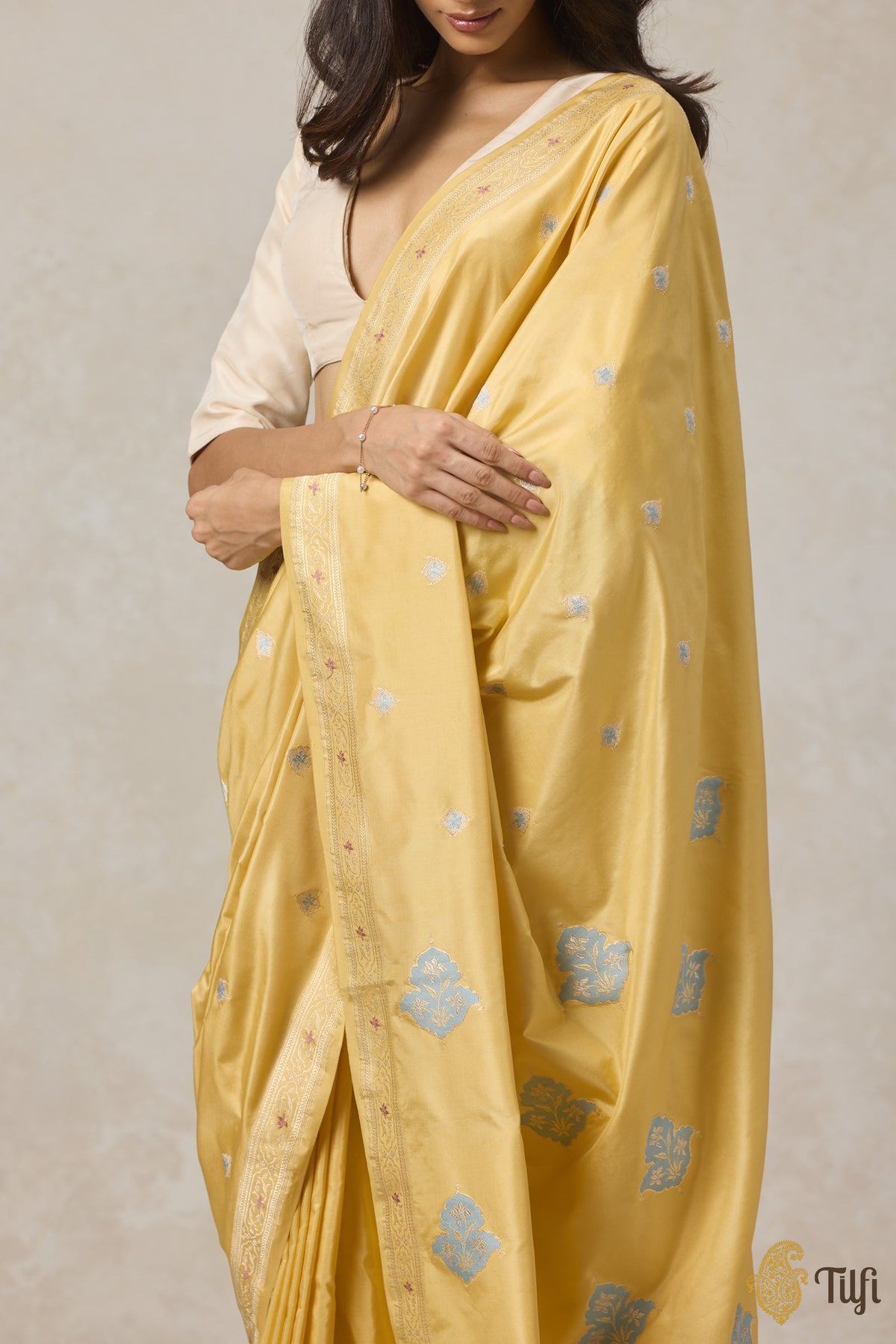 &#39;Shanta&#39; Pastel Yellow Pure Katan Silk Banarasi Handloom Saree