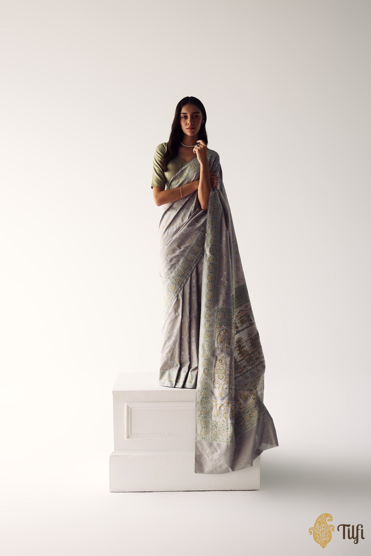 Grey Pure Katan Silk Banarasi Baluchari Handloom Saree