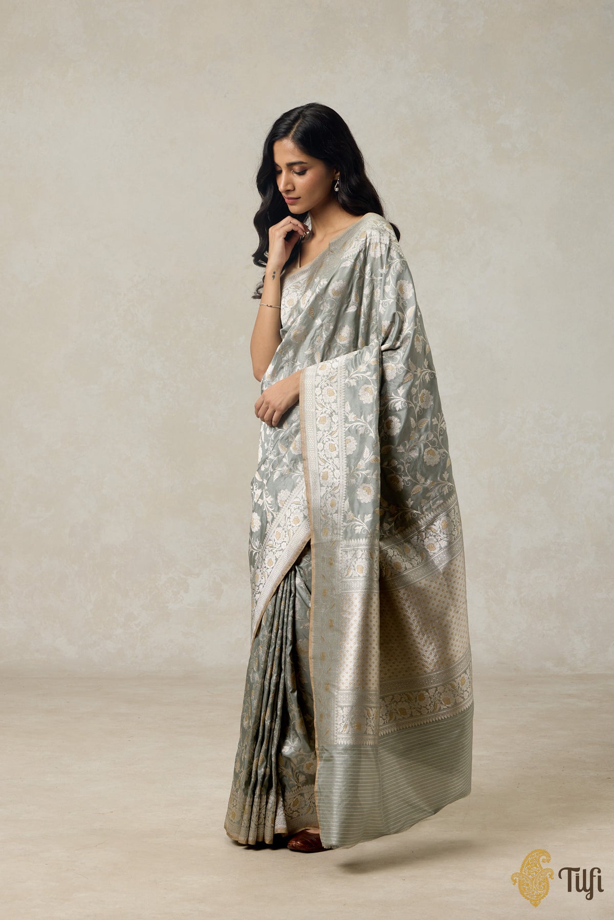 &#39;Diya&#39; Stone Grey Pure Katan Silk Banarasi Handloom Saree