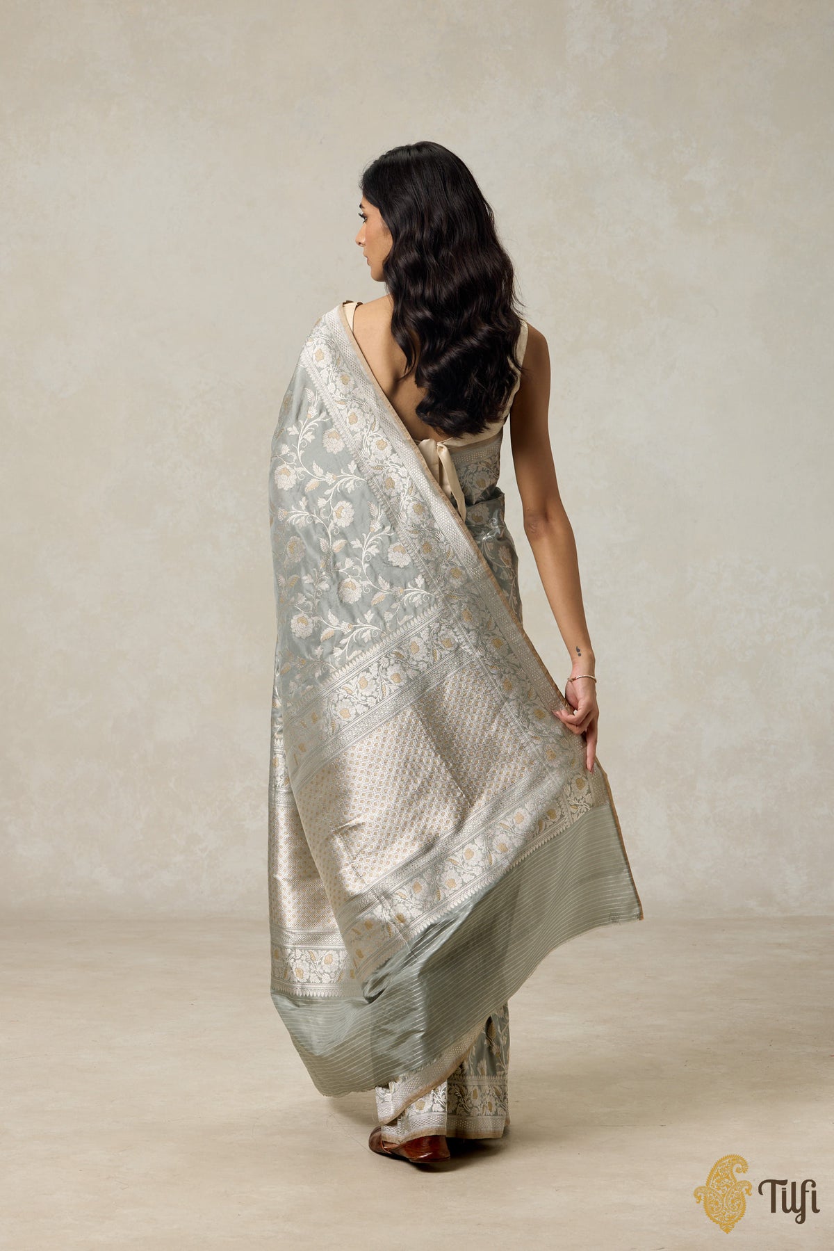 &#39;Diya&#39; Stone Grey Pure Katan Silk Banarasi Handloom Saree