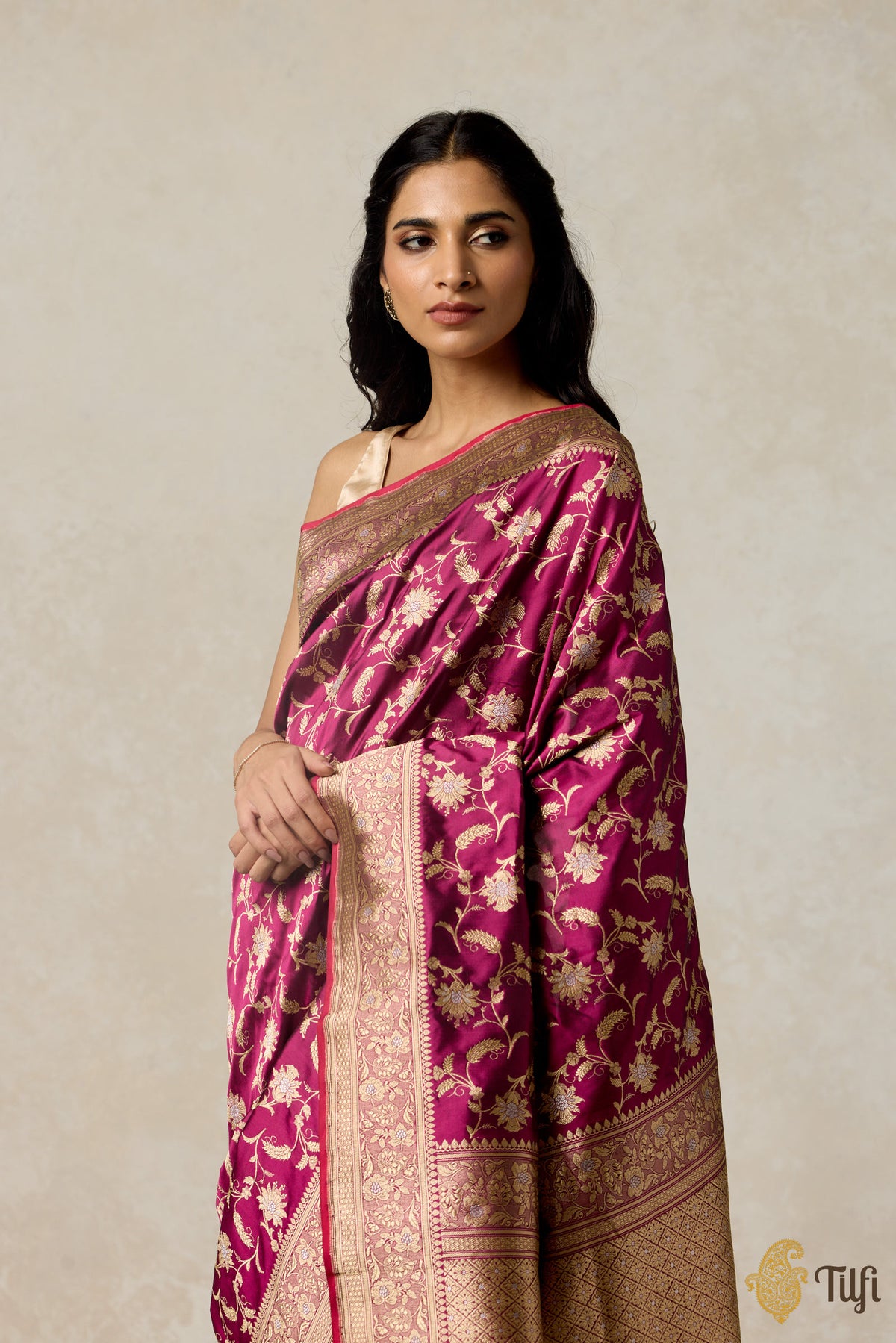 &#39;Ashwini&#39; Magenta Pure Katan Silk Banarasi Handloom Saree