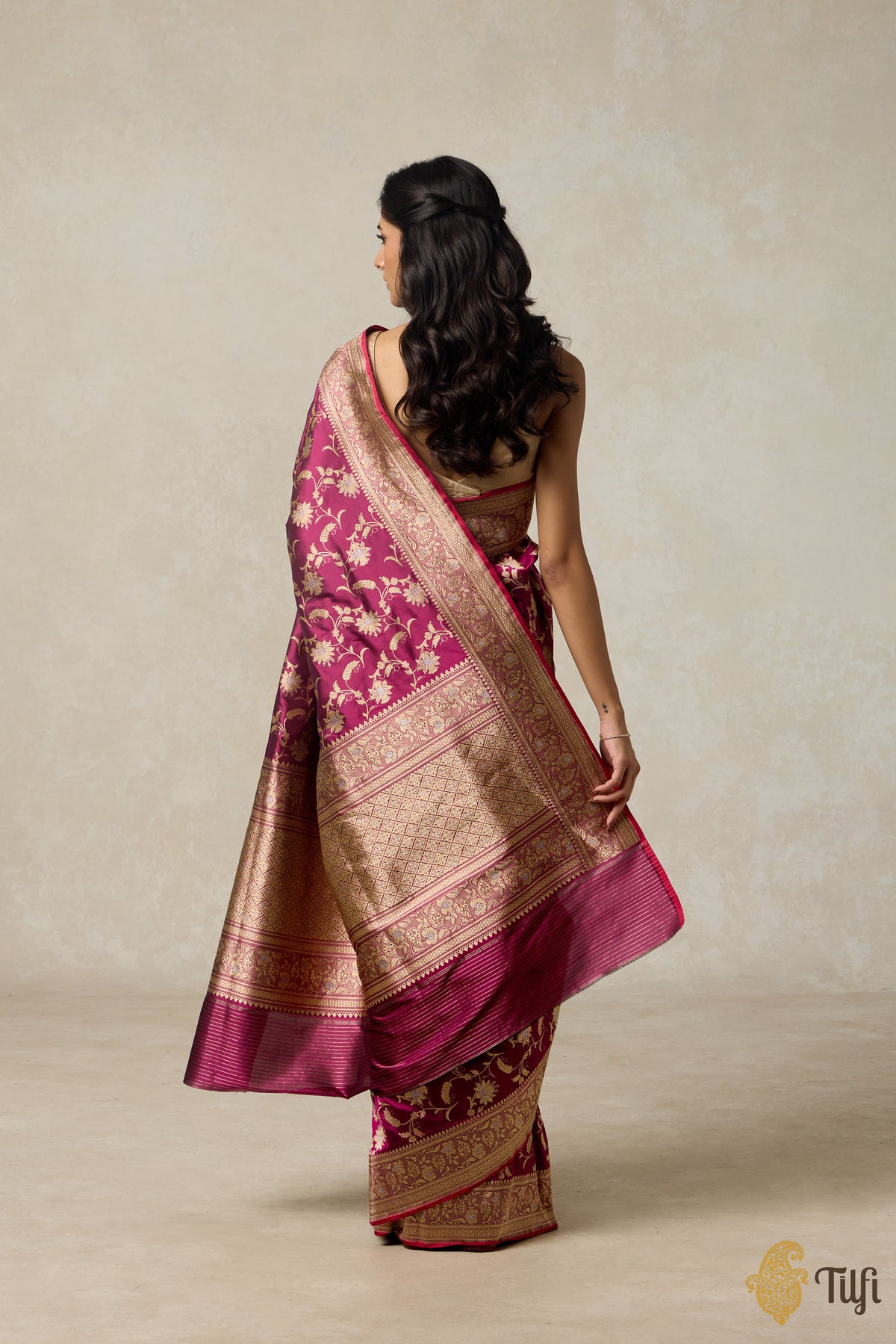 &#39;Ashwini&#39; Magenta Pure Katan Silk Banarasi Handloom Saree