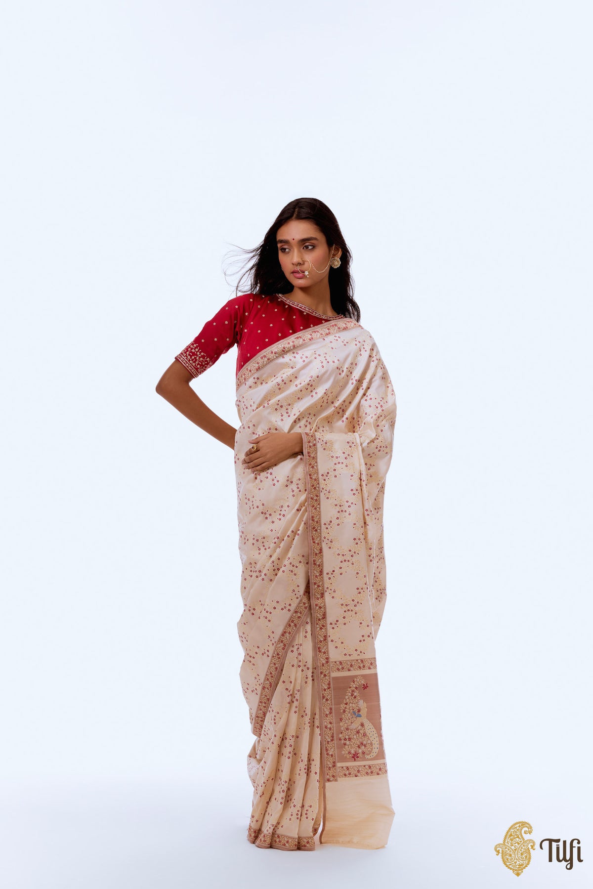 &#39;Komal Vihang&#39; Off-White Pure Katan Silk Banarasi Handloom Saree