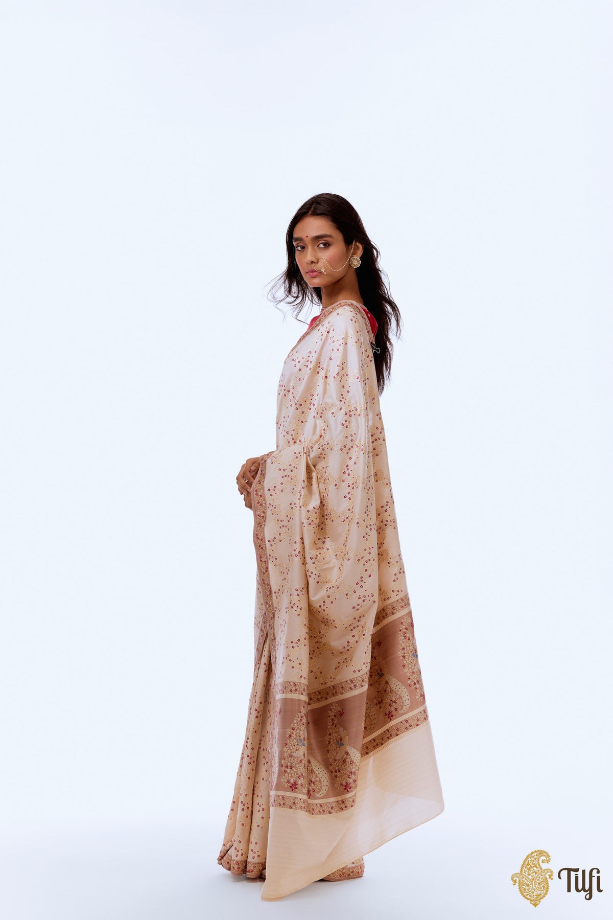 &#39;Komal Vihang&#39; Off-White Pure Katan Silk Banarasi Handloom Saree