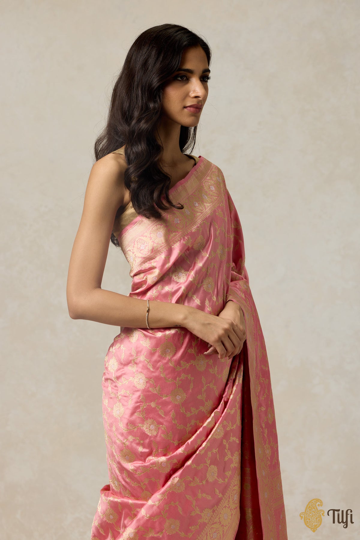 &#39;Arya&#39; Coral Peach Pure Katan Silk Banarasi Handloom Saree