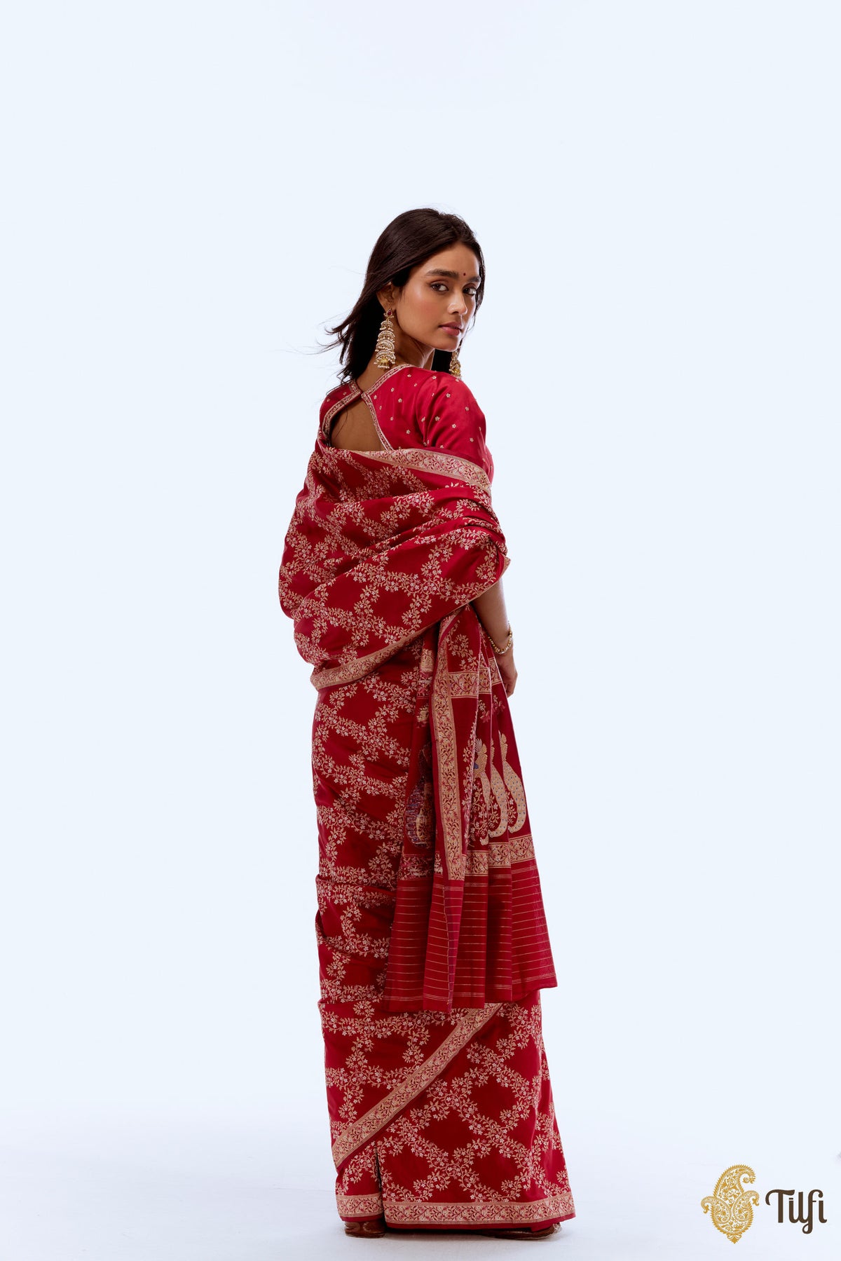 &#39;Komal Vihang&#39; Red Pure Katan Silk Banarasi Handloom Saree