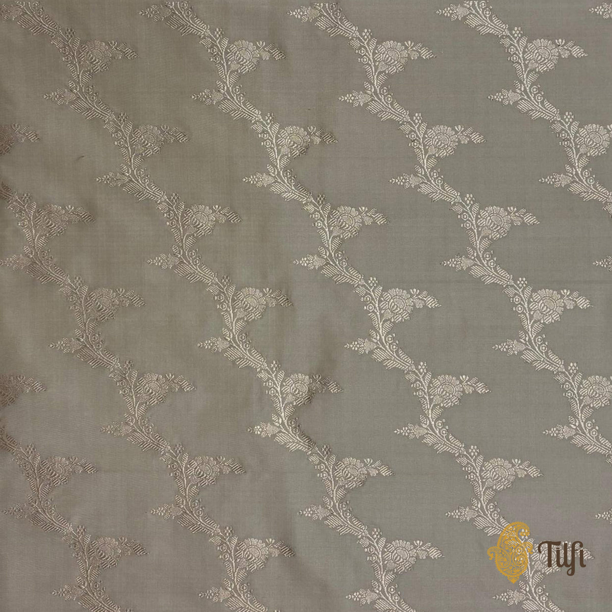 Light Silver Grey Pure Katan Silk Banarasi Handloom Saree