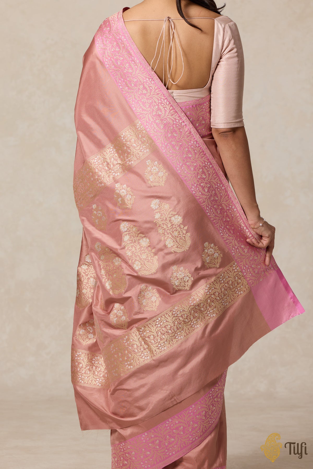 &#39;Vilakshana&#39; Old Rose-Pink Pure Katan Silk Banarasi Handloom Saree