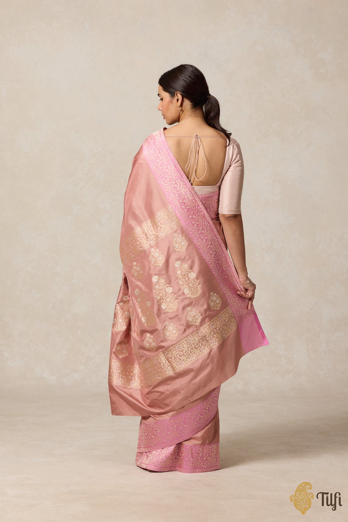 &#39;Vilakshana&#39; Old Rose-Pink Pure Katan Silk Banarasi Handloom Saree